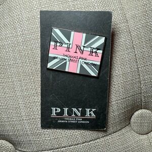 Thomas Pink London‎ Union Jack Enamel Pin Badge Pink Grey Flag NWT Collectible